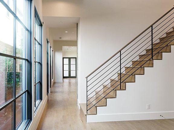 5th image of 3605 Binkley Ave