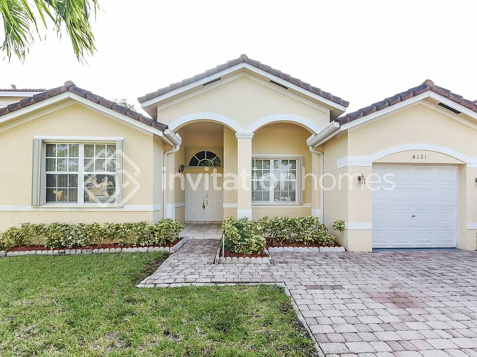 4121 SW 154th Ct