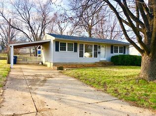 965 Claver Ln, Florissant, MO 63031