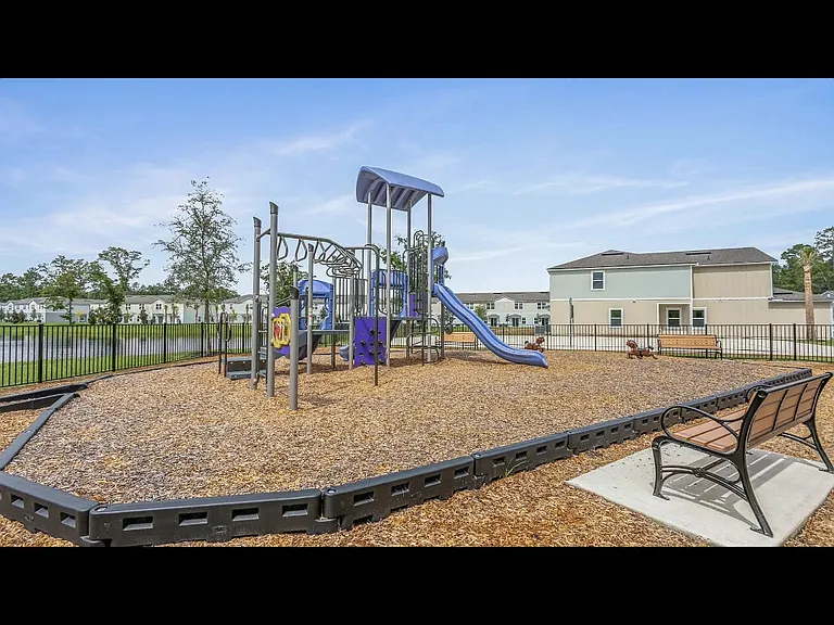 240 Pasadena Dr — Photo 34