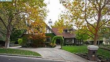 2nd image of 28 Chestnut Pl