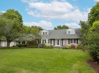 21 Maple Rd, Setauket, NY 11733