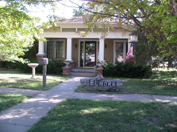 673 W 2nd St, Hoisington, KS 67544