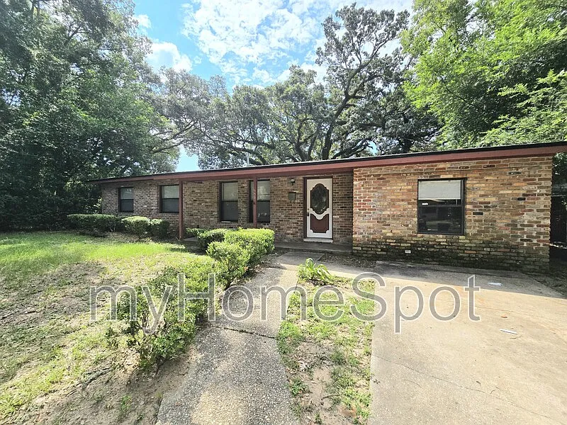 909 Springbrook Ave