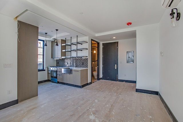 1st image of 82 Jefferson St #1EE