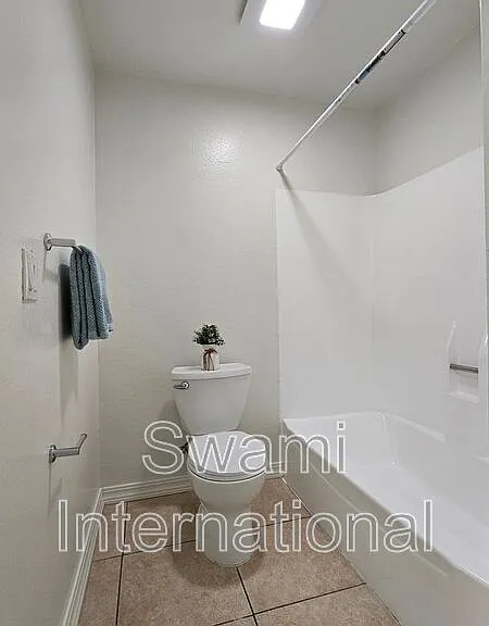 10030 Rosecrans Ave #14 — Photo 6