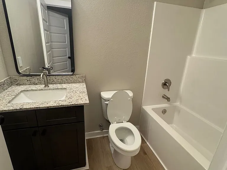 3802 Hollis Dr — Photo 12