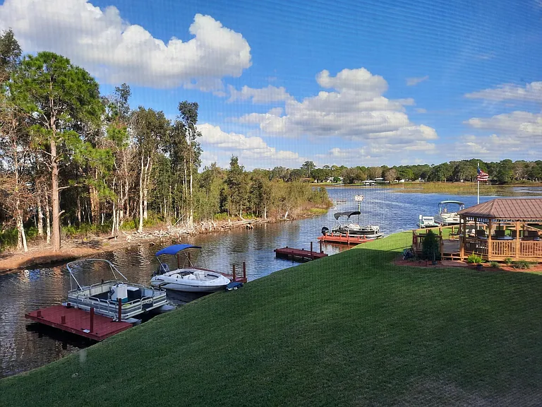 121 Country Club Dr #203 — Photo 6