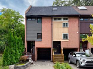 242 Milan St, Toronto, ON M5A 3Z6