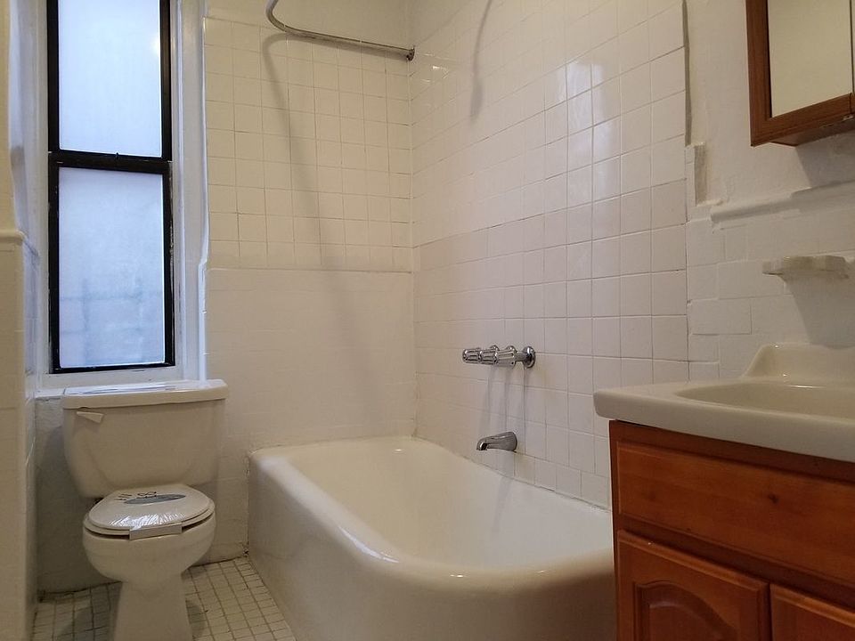 2nd image of 639 W 207th St APT 2C