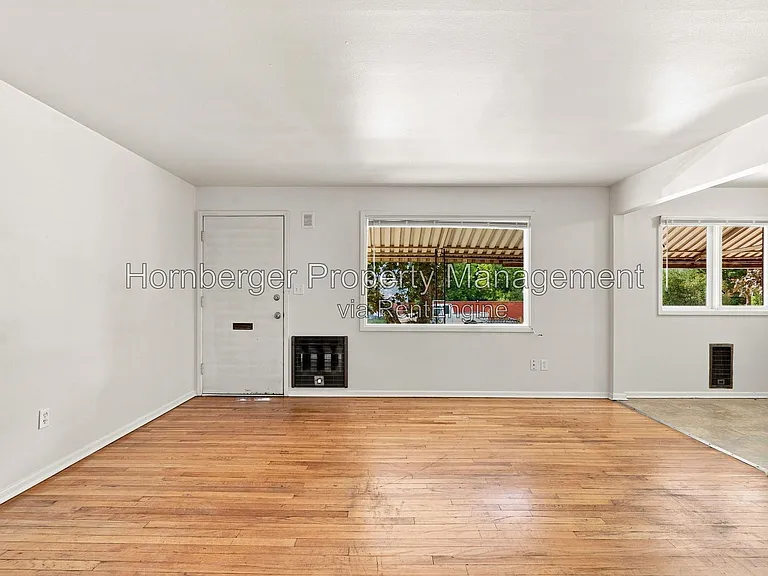 1508 N Post St — Photo 7