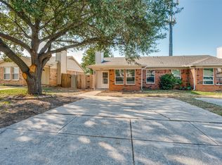 830 Woodland Ct, Kennedale, TX 76060
