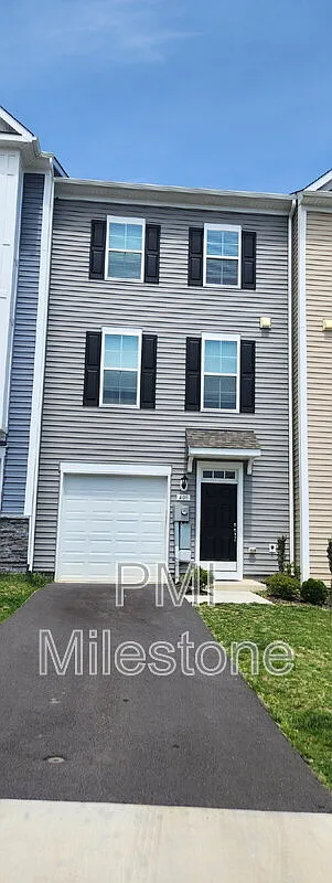 3 bed, 3.5 bath, 1658 sqft, $1,795 — Photo 1
