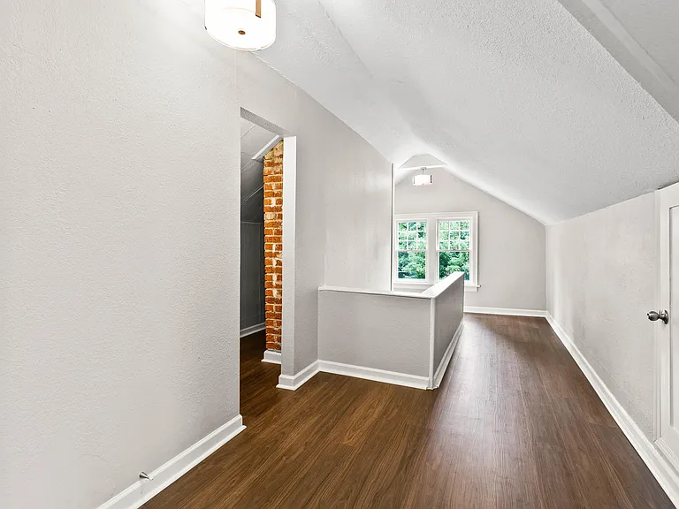 307 E 29th Ave — Photo 15
