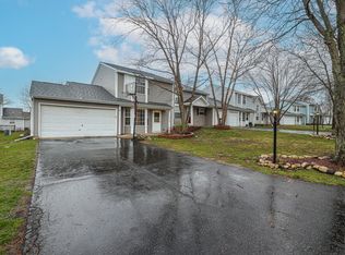 3129 Debra Dr, Island Lake, IL 60042