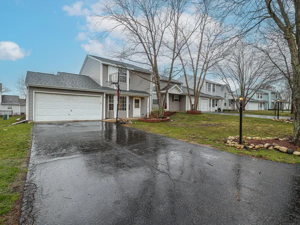 3129 Debra Dr, Island Lake, IL 60042