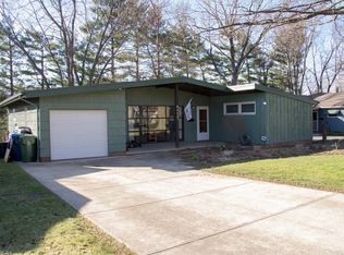 6428 Nelwood Rd, Parma Heights, OH 44130