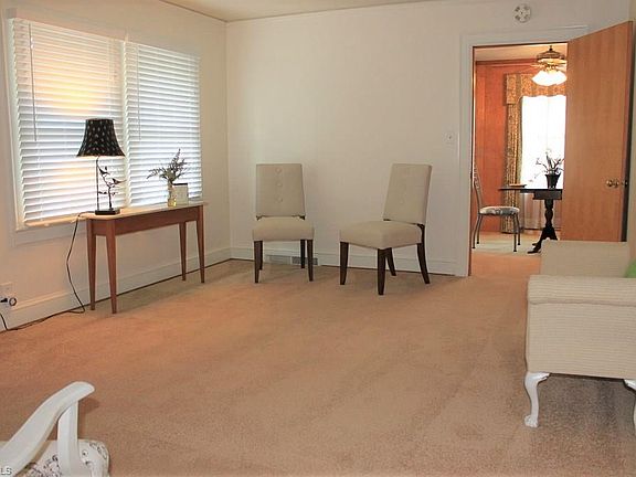 4th image of 3427 Summit Ave