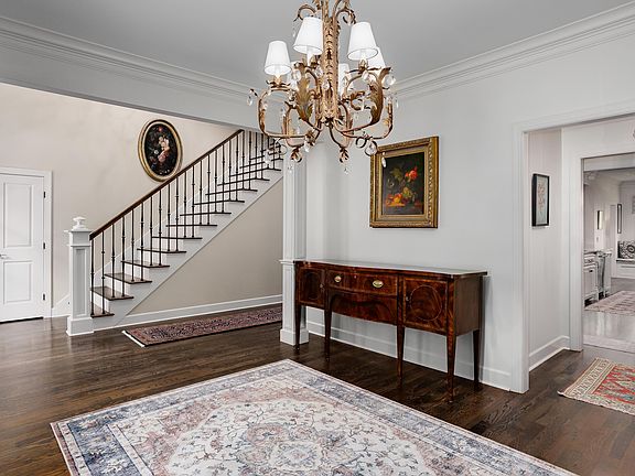 5th image of 529 Riverbend Pl