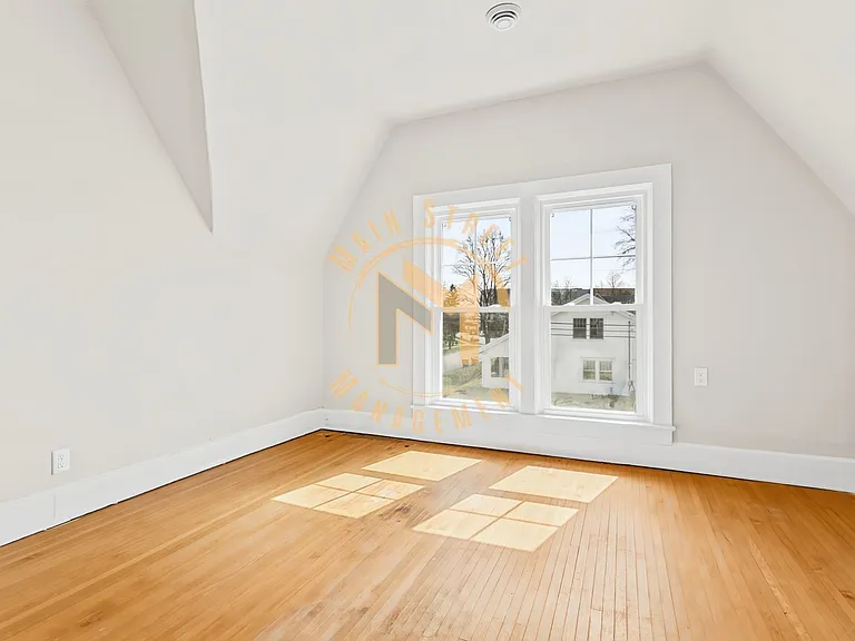 503 N Michigan St — Photo 24