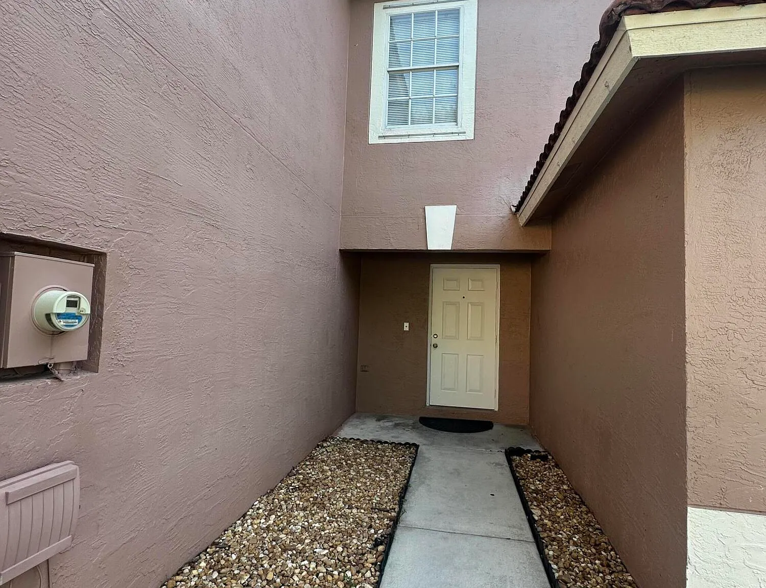 3 bed, 2.5 bath, 1308 sqft, $2,750 — Photo 2