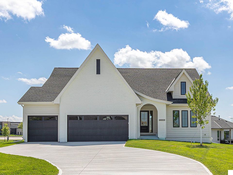 1st image of 10212 S 180th Avenue Cir