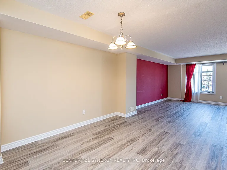 2228 Tenth Line Rd — Photo 8