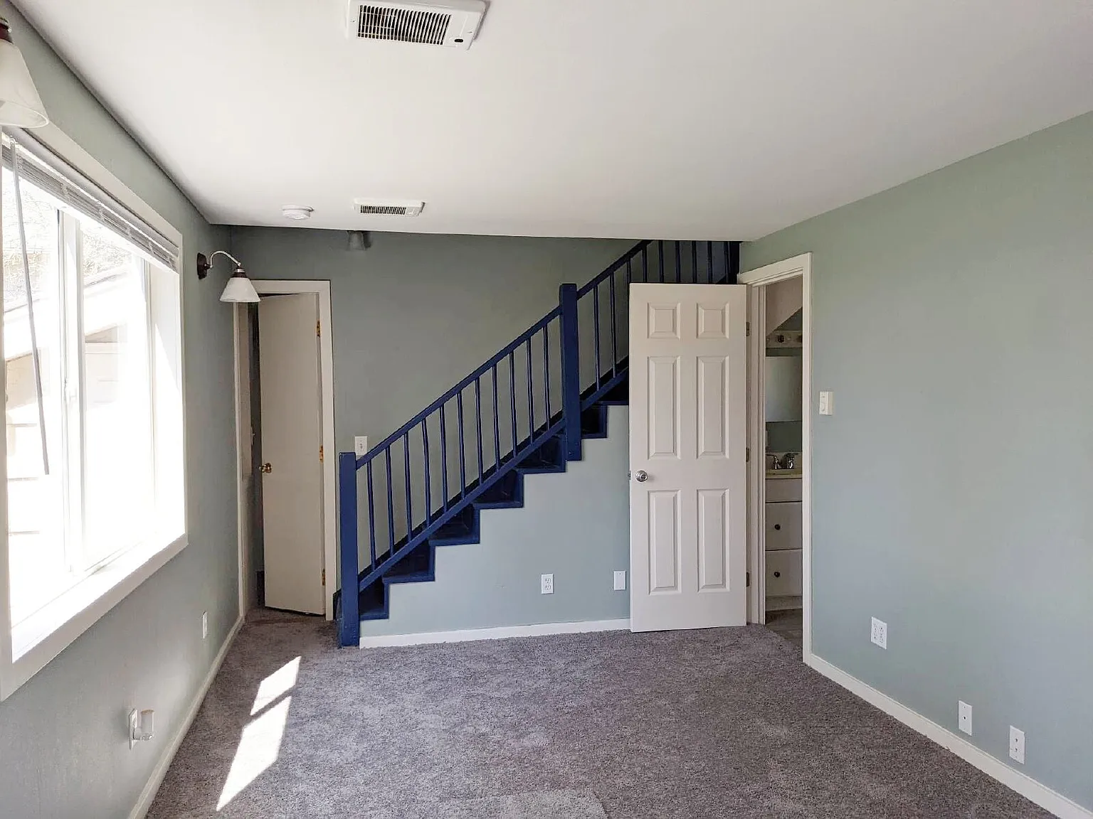 1 bed, 1.0 bath, $1,300 — Photo 2