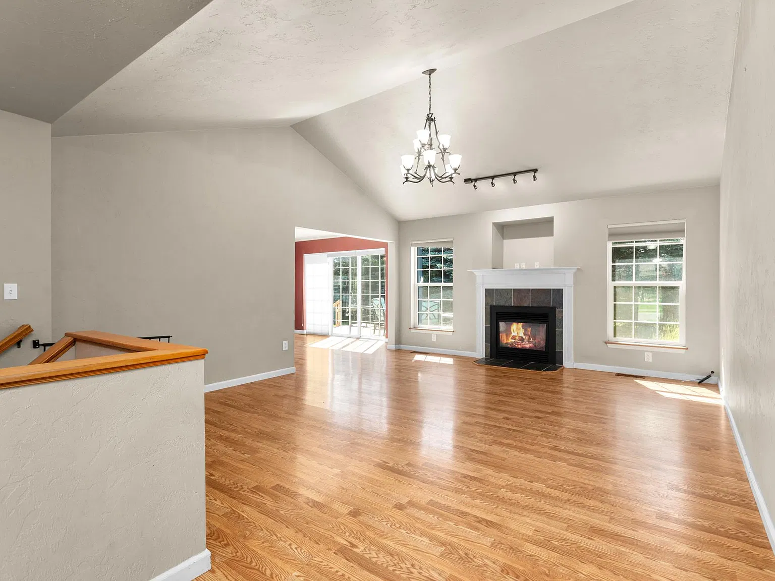6 bed, 3320 sqft, $3,000 — Photo 1