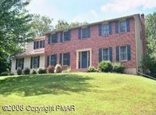 39 Highview Dr, Brodheadsville, PA
