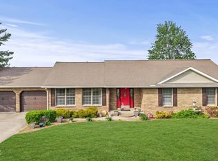 40 Carolyn Dr, Seymour, IN 47274