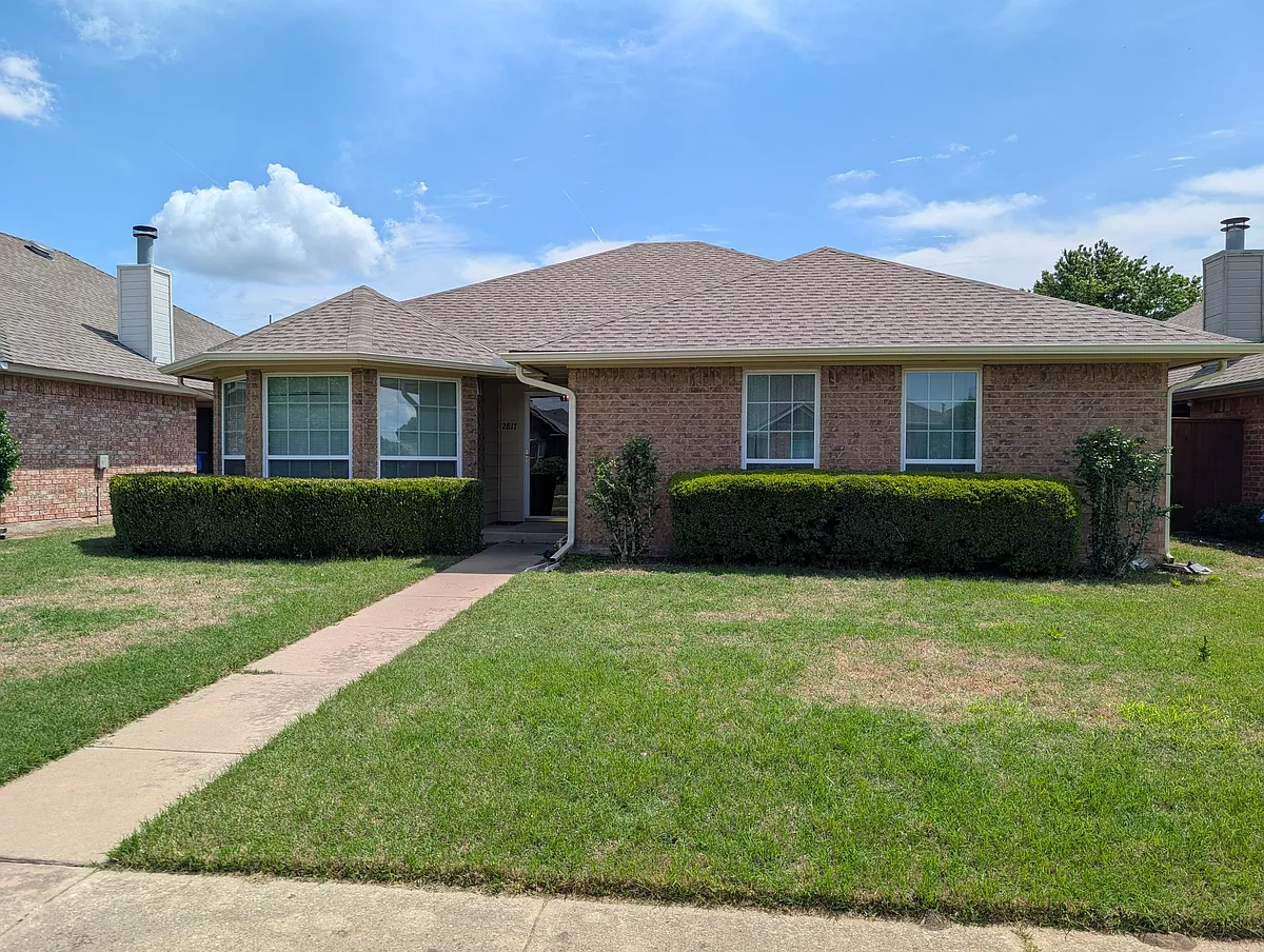 Building Photo - 2817 Brompton Dr