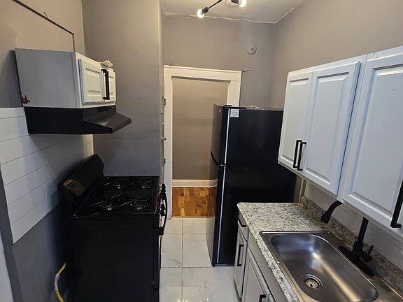 2nd image of 717 Arlington Ave APT 4A