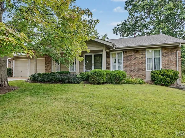 1301 Mautenne Dr, Ballwin, MO 63021