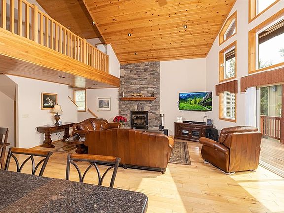 5th image of 39692 Lake Dr