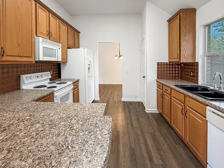 2517 Fairway View Dr — Photo 10