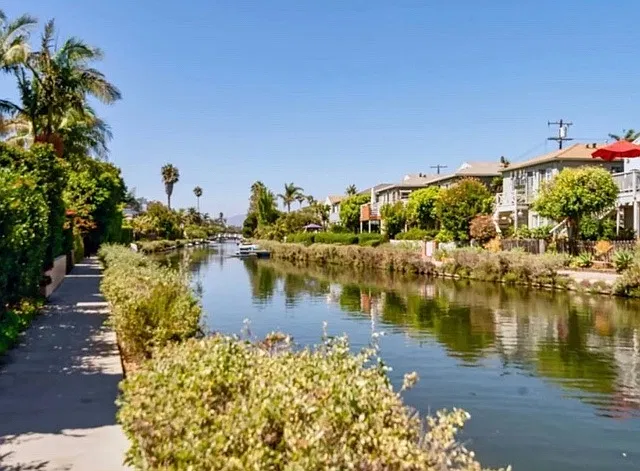 3005 Grand Canal — Photo 1