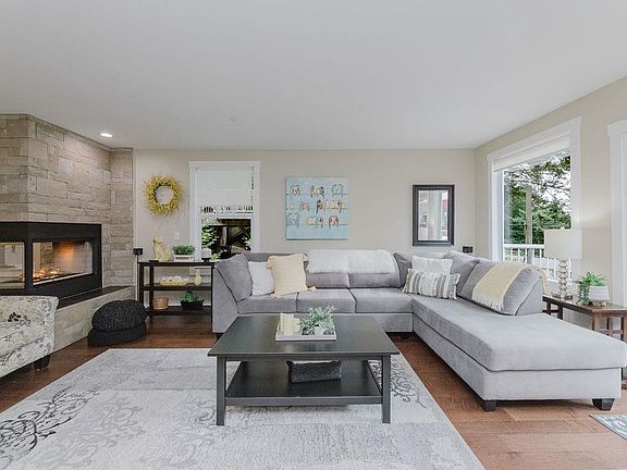 2nd image of 405 Gavin Rd