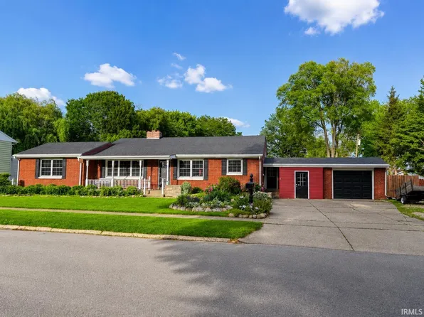 222 S Shumaker Dr, Bremen, IN 46506