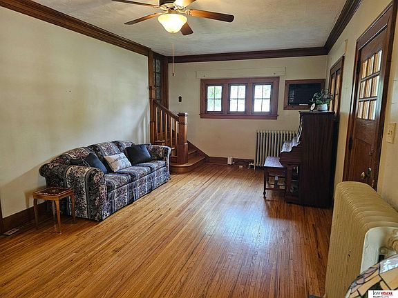 5th image of 802 W I St