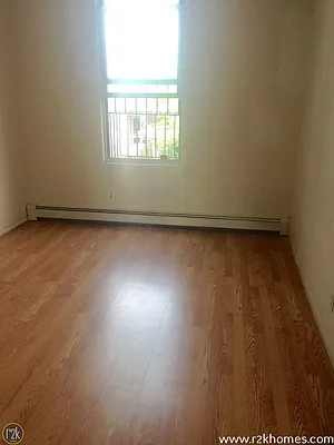 Rented by Realty 2000 Corp | media 5