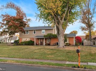 909 Thornton Rd, Horsham, PA 19044