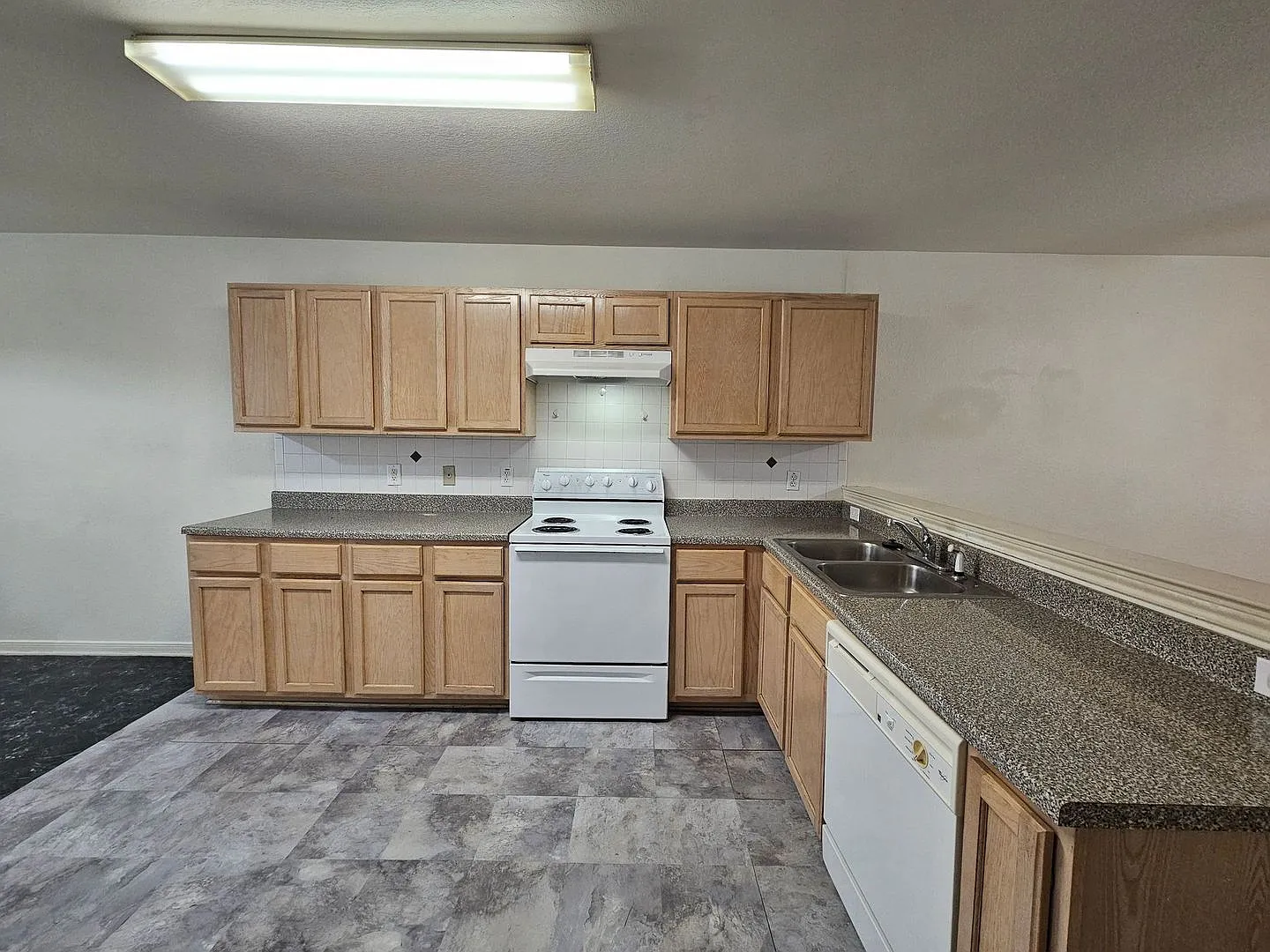 2309 Terrace Dr — Photo 4