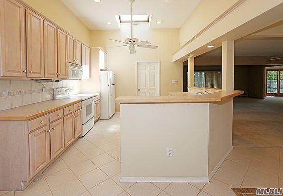 5th image of 11 Land Ln