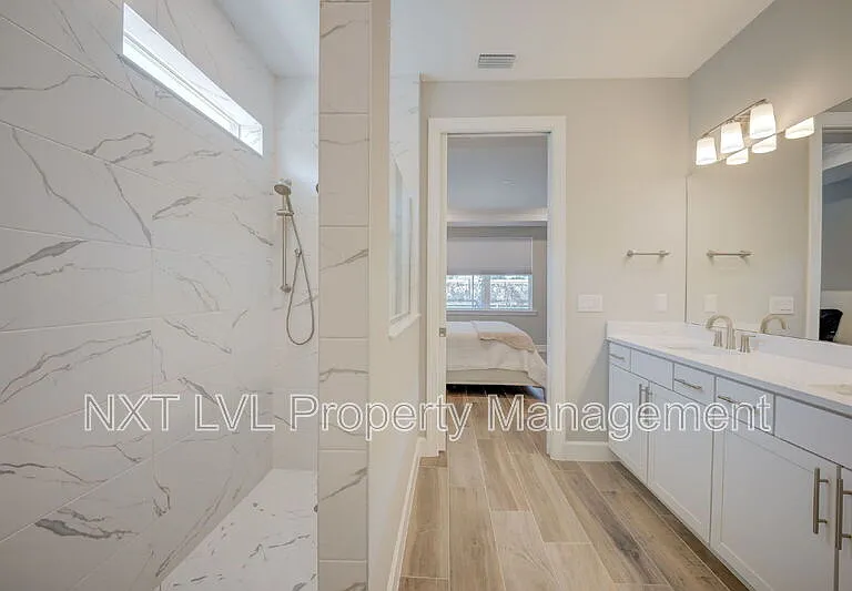 16112 Lakeland Dr — Photo 18