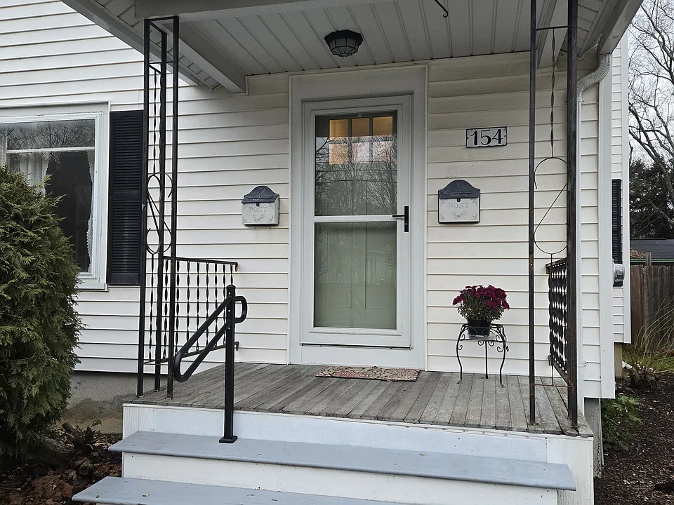 154 N Maple St #1