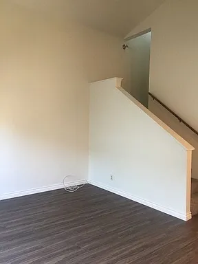 Building Photo - 3bed,2bath townhome. Half off rent for January 2024!