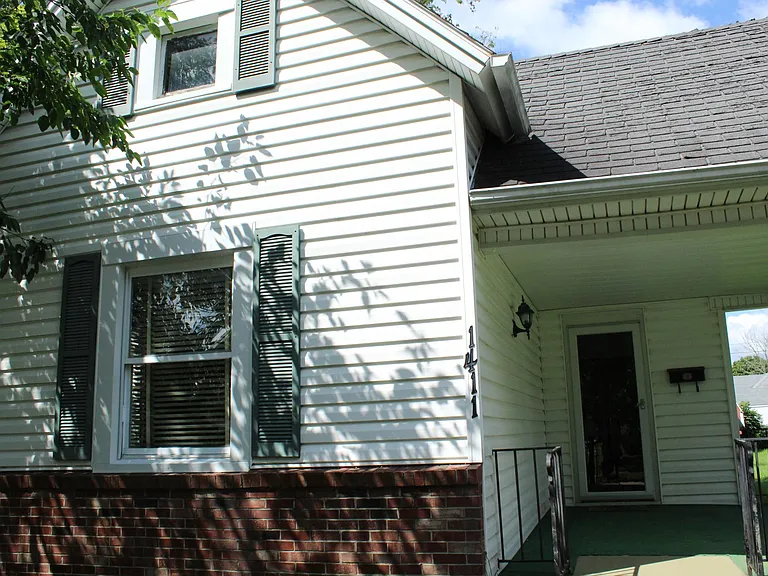 1411 S Webster St — Photo 12