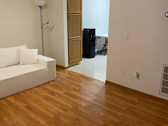 3rd image of 965 Northwestern Ave #5