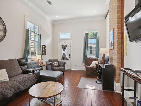 3rd image of 2546 Columbus St